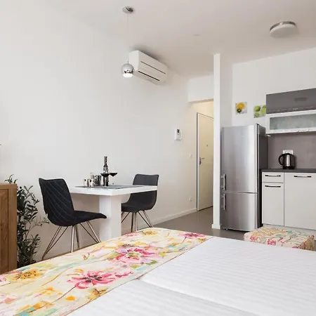 Bepo Studio Apartment Split Exterior photo